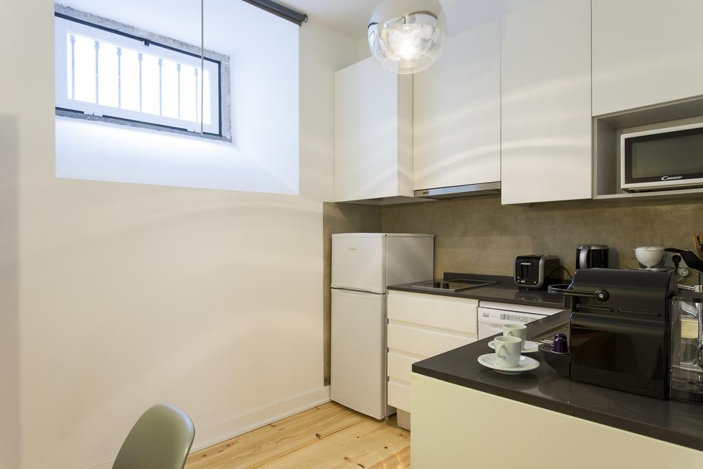 Joivy Cosy 1-Bed Flat With Workspace In Santa Catarina, Moments From Luis De Camoes Sq Lisboa Chambre photo