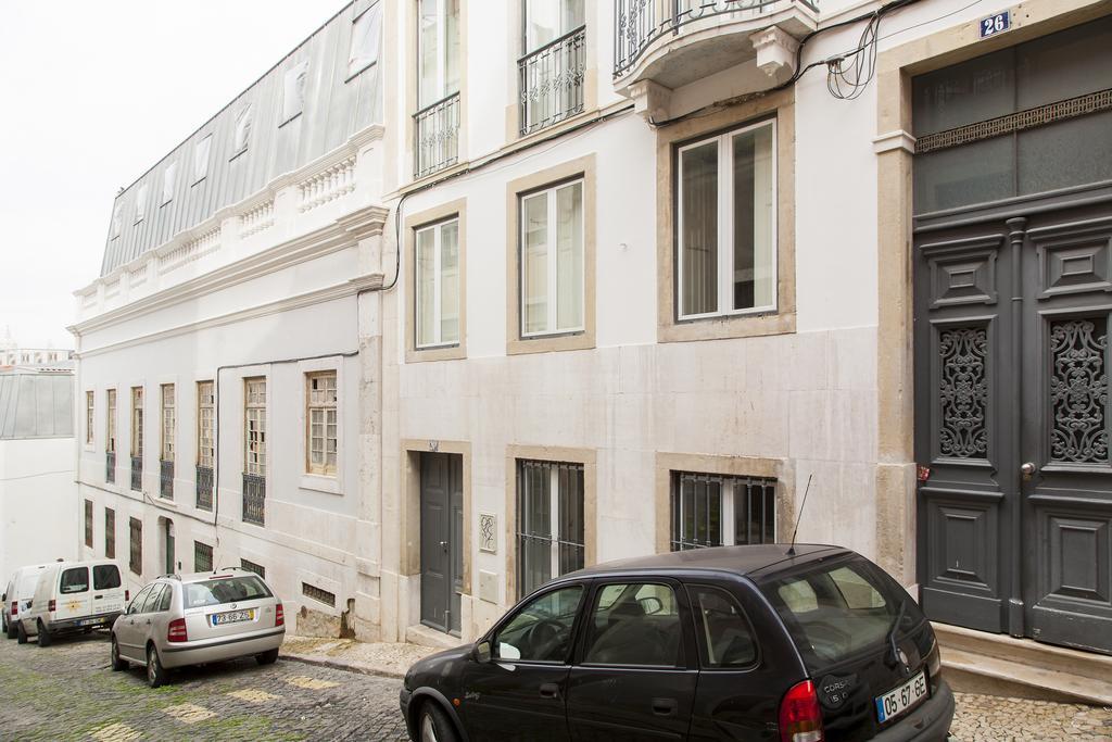 Joivy Cosy 1-Bed Flat With Workspace In Santa Catarina, Moments From Luis De Camoes Sq Lisboa Chambre photo