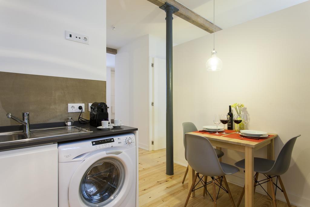 Joivy Cosy 1-Bed Flat With Workspace In Santa Catarina, Moments From Luis De Camoes Sq Lisboa Chambre photo